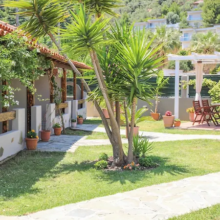 מלון דירות Amy 4*